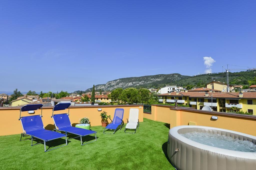Отель La Terrazza Sul Гарда Экстерьер фото