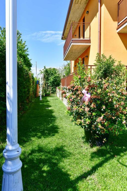 Отель La Terrazza Sul Гарда Экстерьер фото